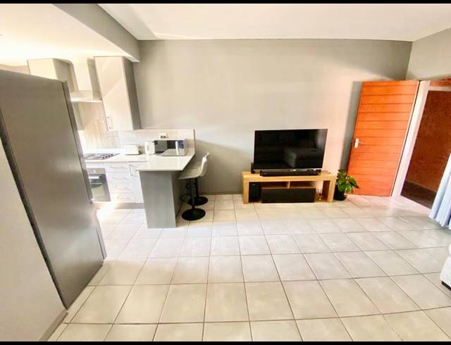 2 BEDROOM APARTMENT FOR SALE IN WITPOORTJIE